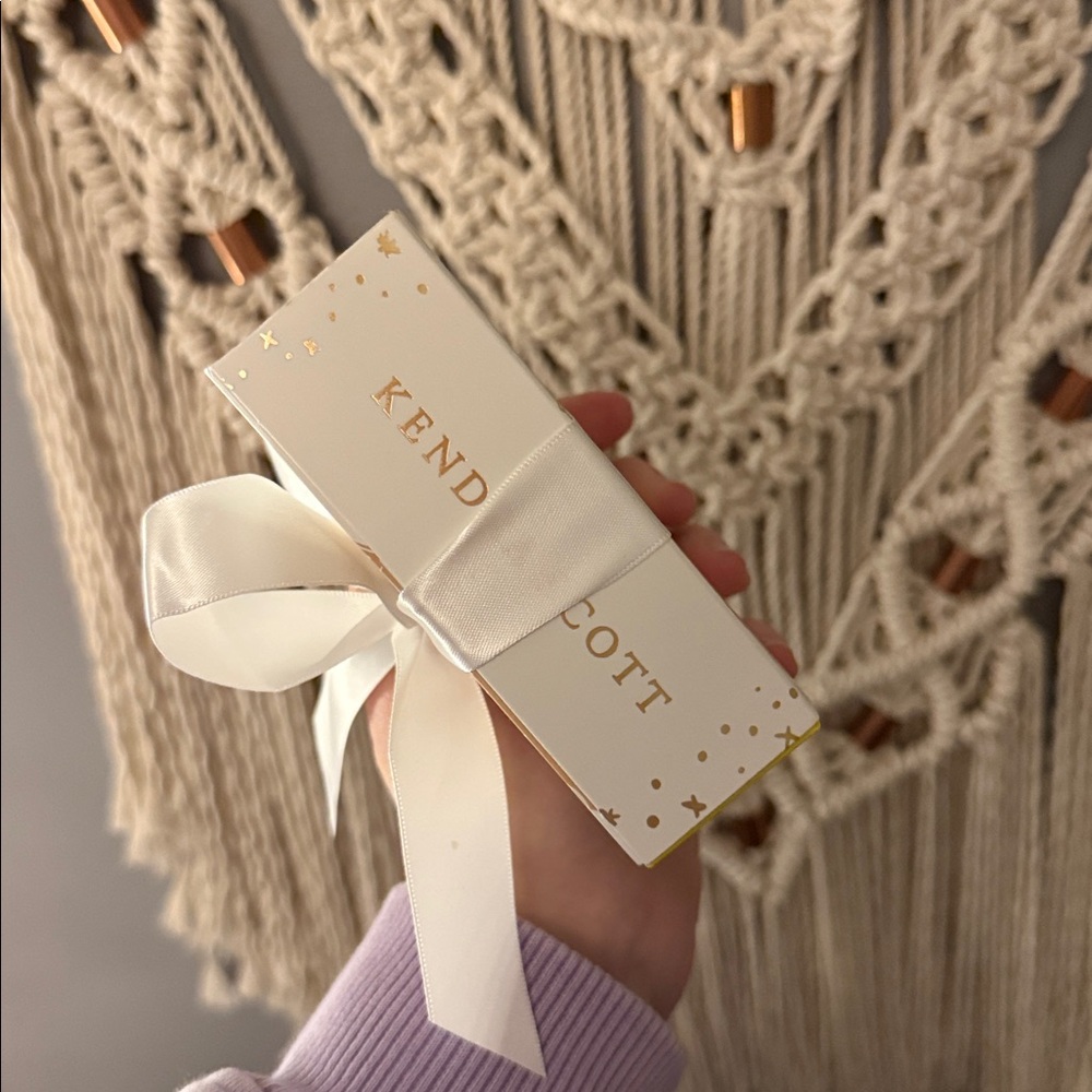 NWT Kendra Scott Textured Gold Zorte Earrings - Picture 5 of 5